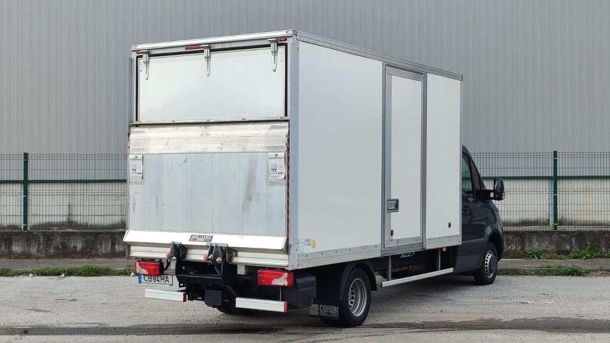mercedes-benz-sprinter-2021-diesel-2143cc