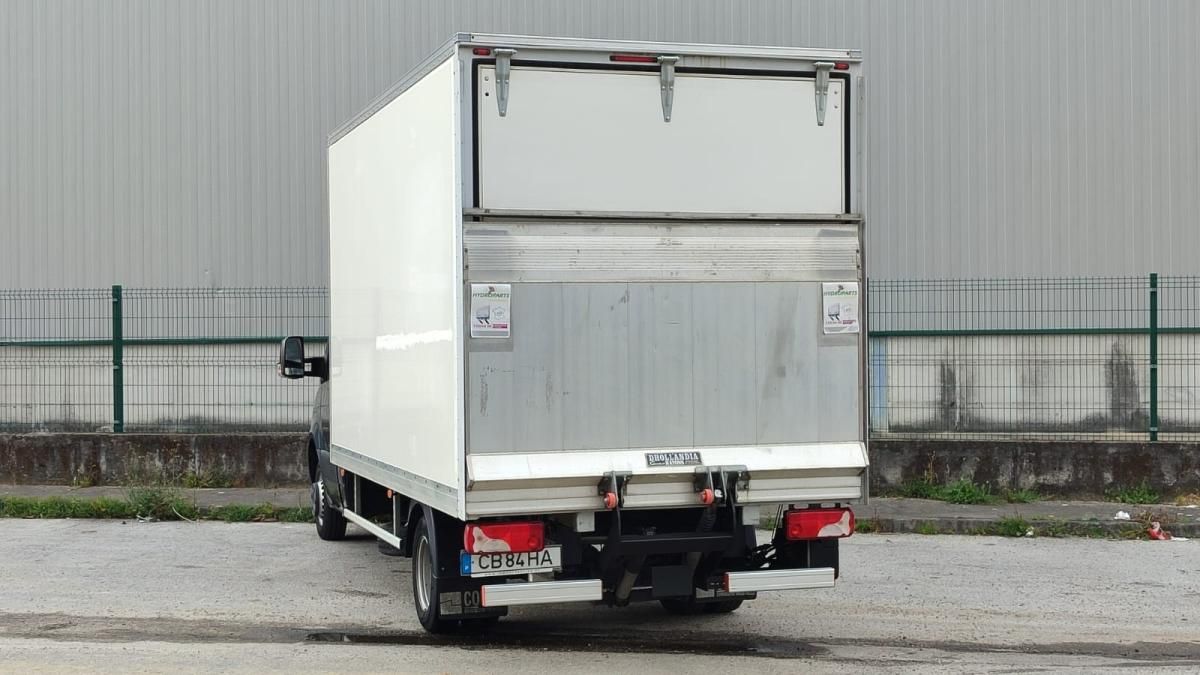 mercedes-benz-sprinter-2021-diesel-2143cc