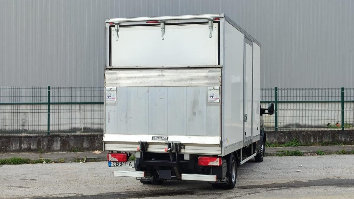 mercedes-benz-sprinter-2021-diesel-2143cc