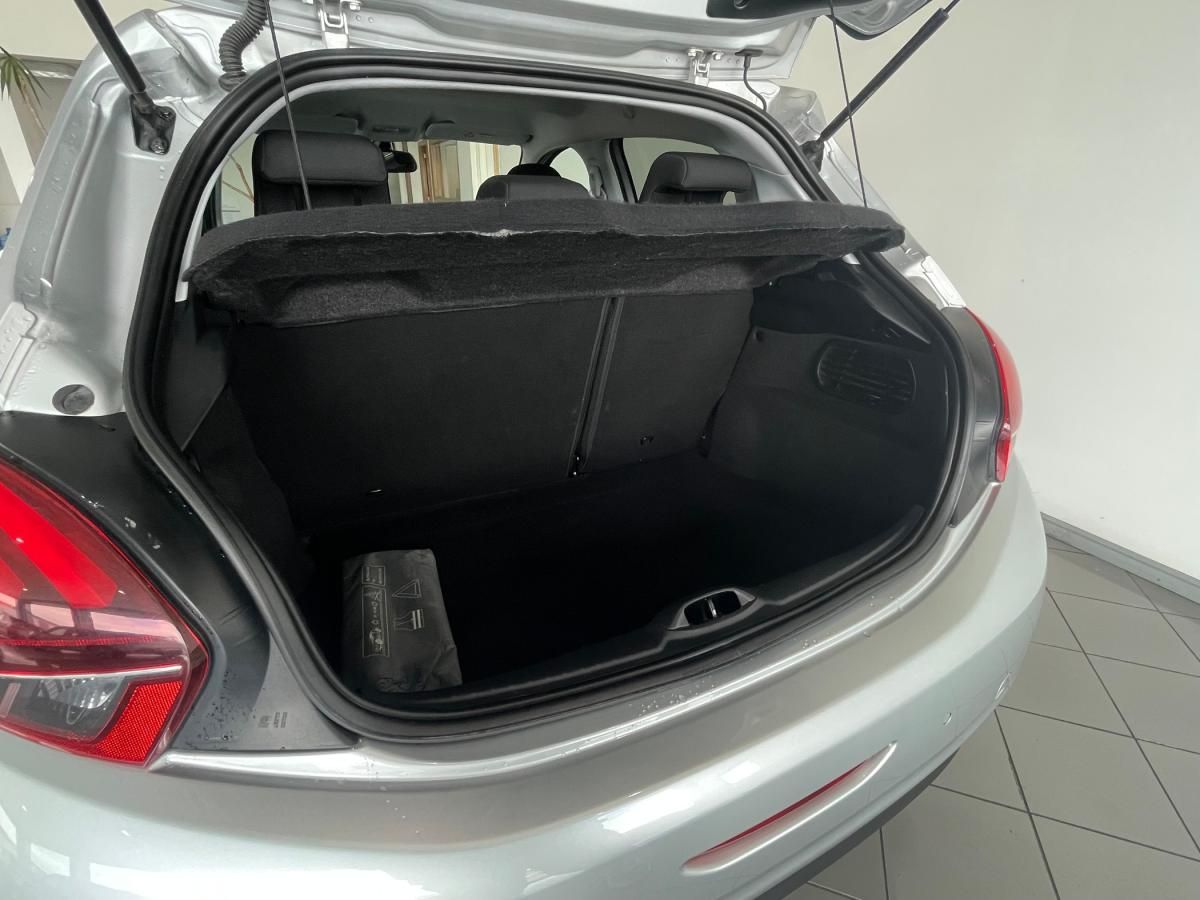 peugeot-208-2016-gasolina-1199cc