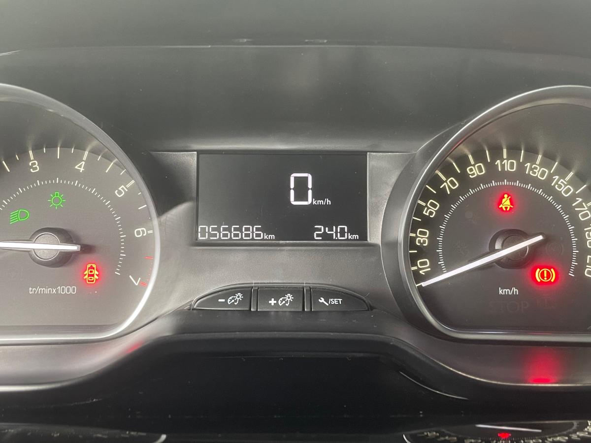 peugeot-208-2016-gasolina-1199cc