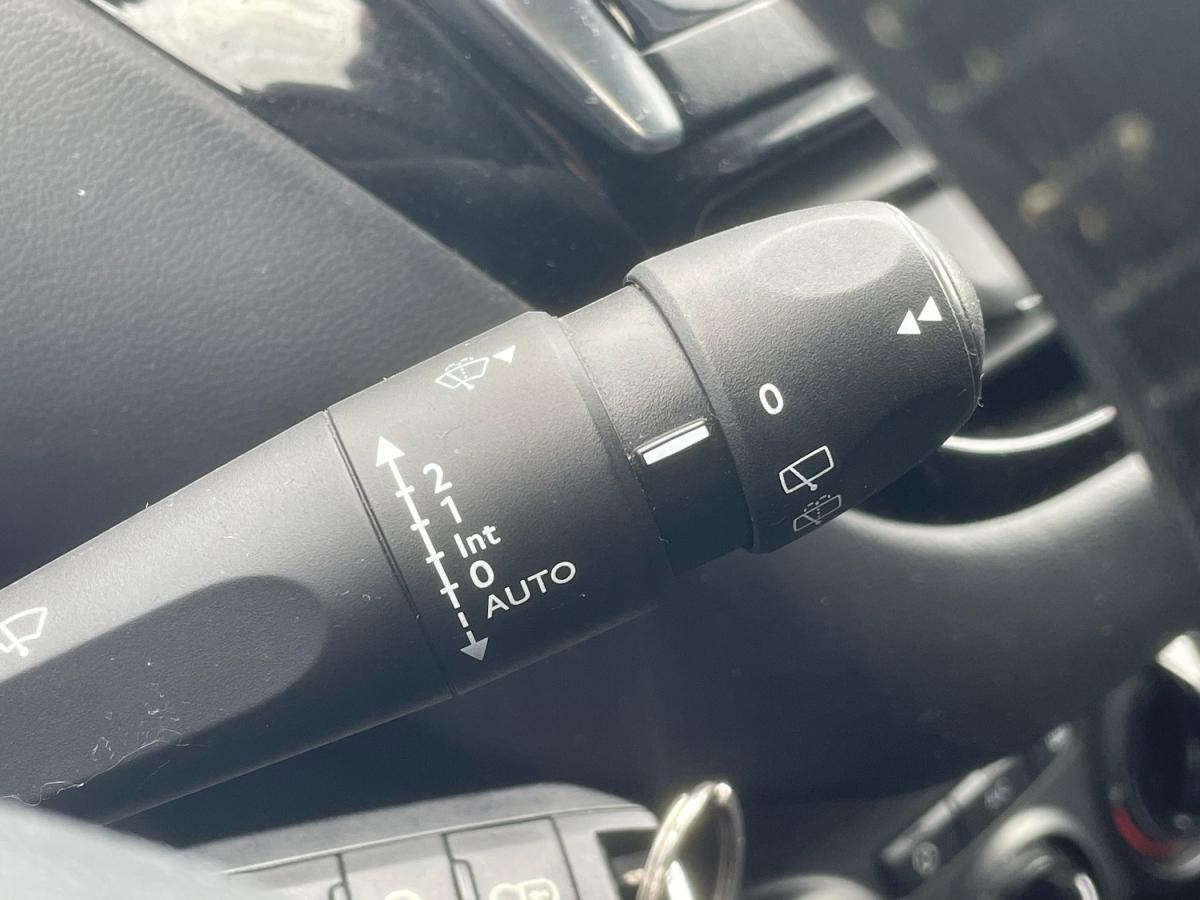 peugeot-208-2016-gasolina-1199cc