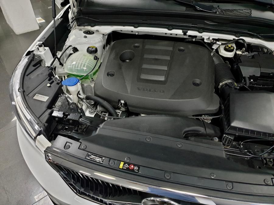 volvo-xc40-2018-diesel-1969cc
