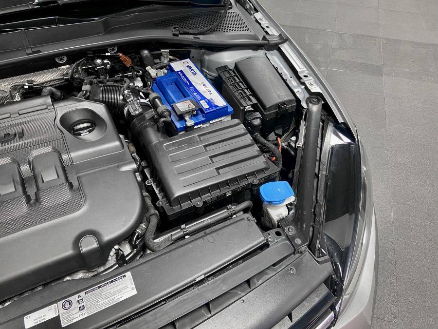 volkswagen-golf-variant-2017-diesel-1598cc