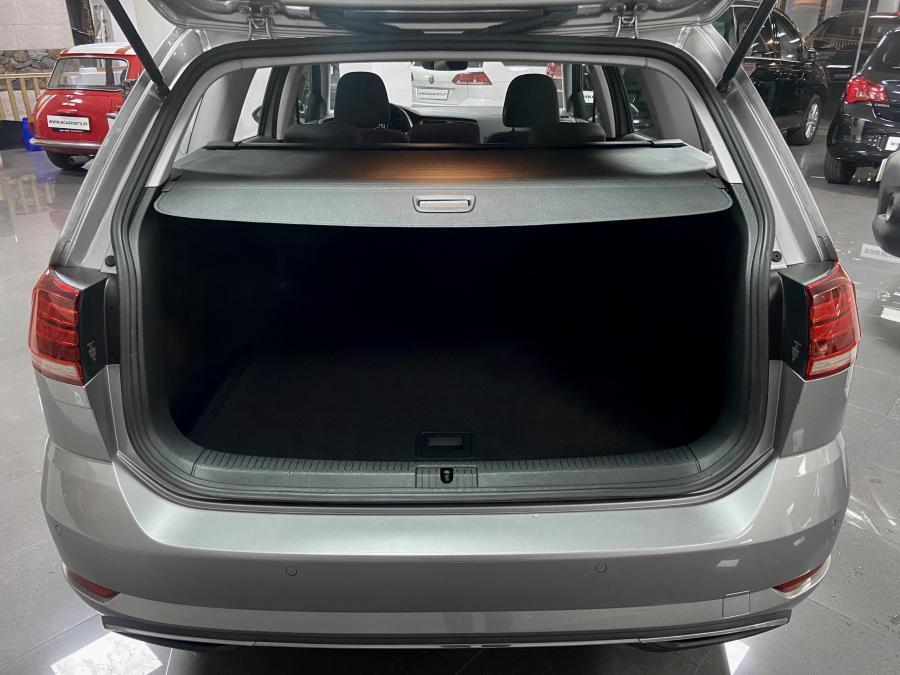 volkswagen-golf-variant-2017-diesel-1598cc