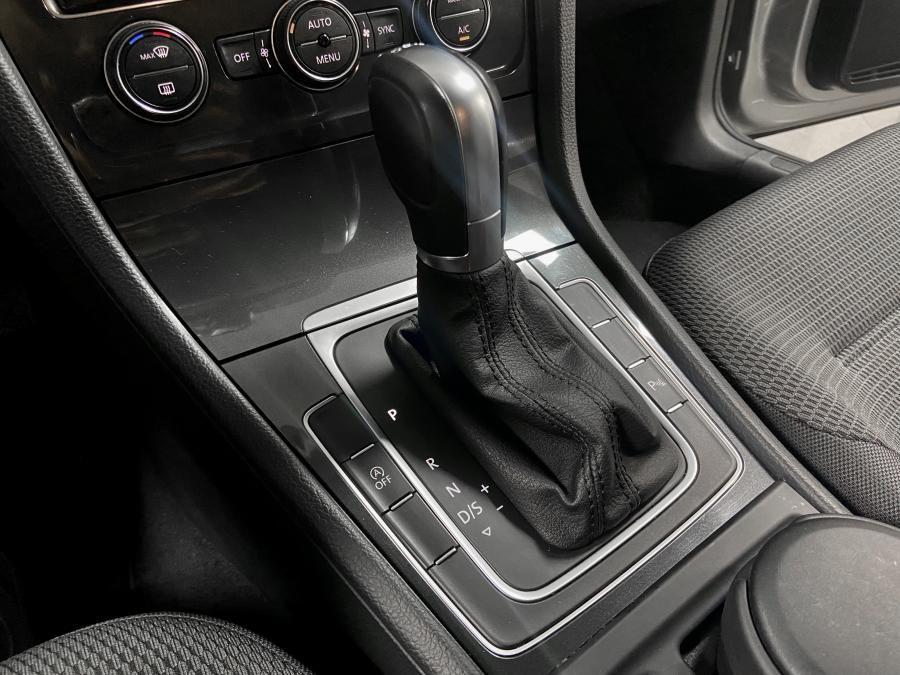 volkswagen-golf-variant-2017-diesel-1598cc