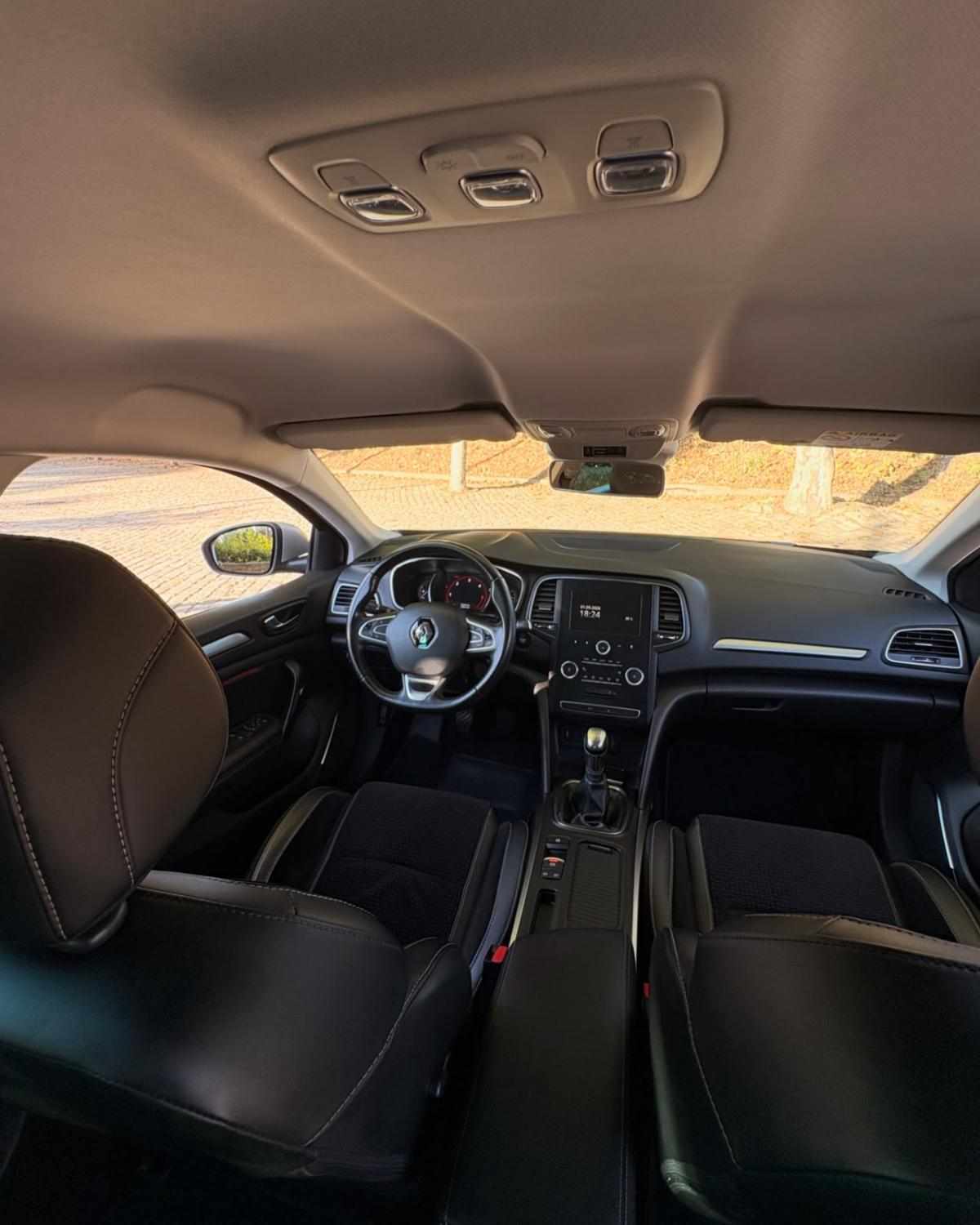 renault-megane-sport-tourer-1-5-dci-2018-diesel-1461cc