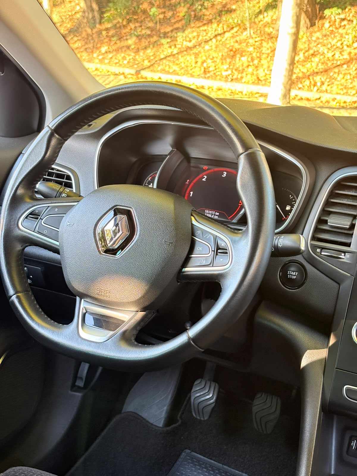 renault-megane-sport-tourer-1-5-dci-2018-diesel-1461cc