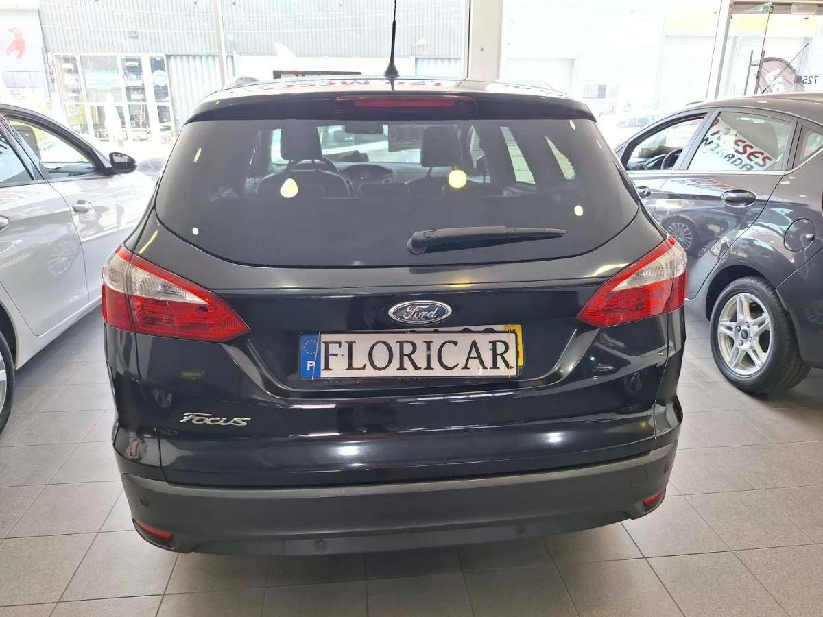 ford-focus-sw-2011-diesel-1560cc