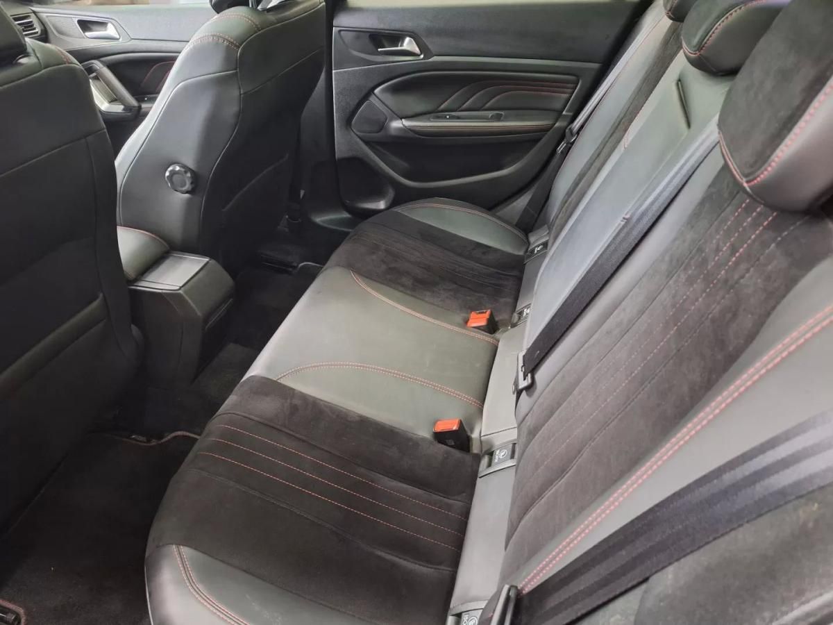 peugeot-308-2015-gasolina-1199cc