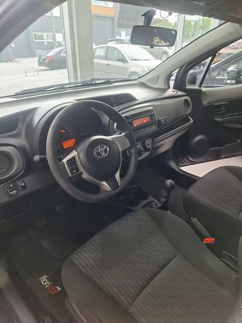 toyota-yaris-2013-gasolina-998cc