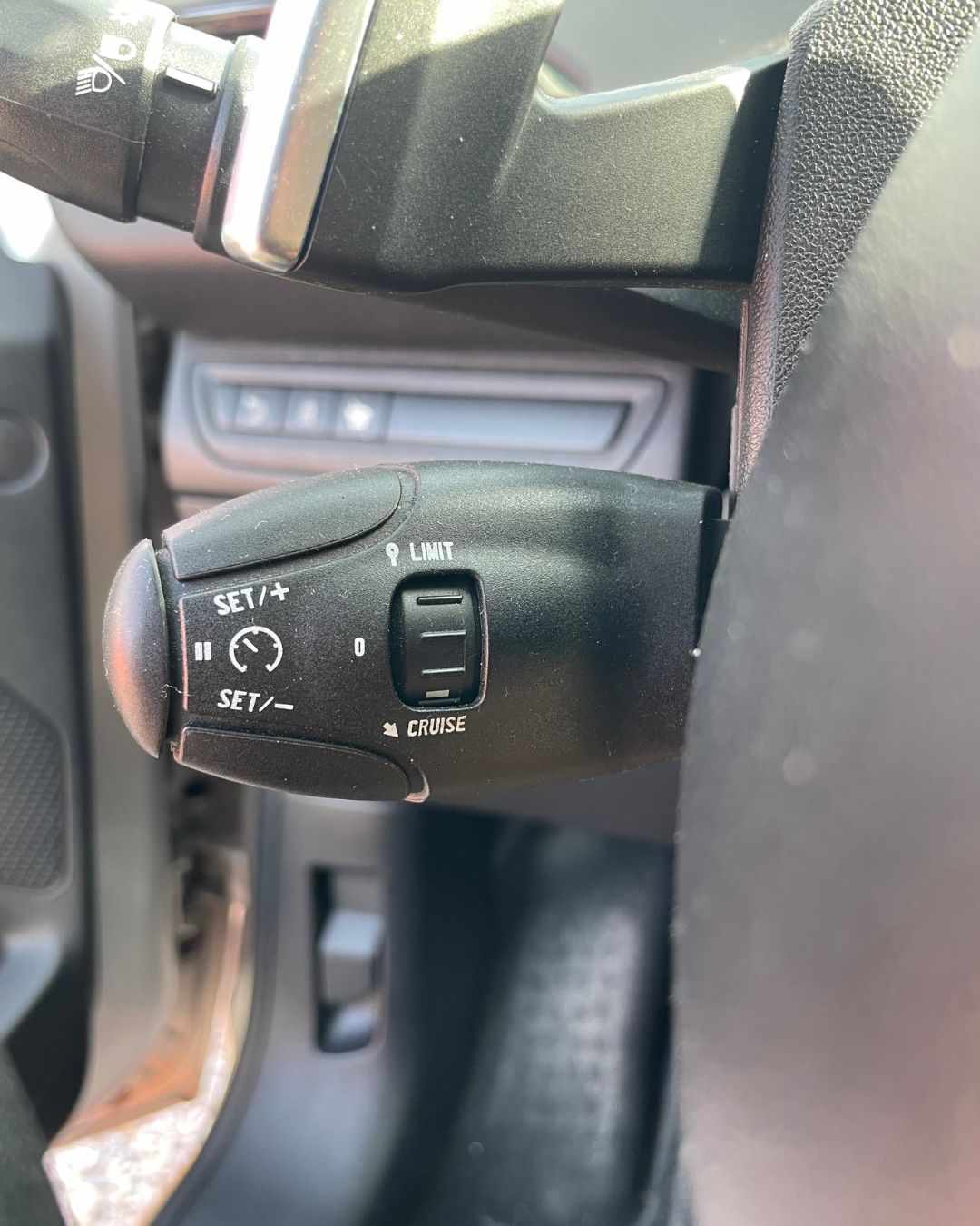 peugeot-208-1-4-e-hdi-2013-diesel-1398cc