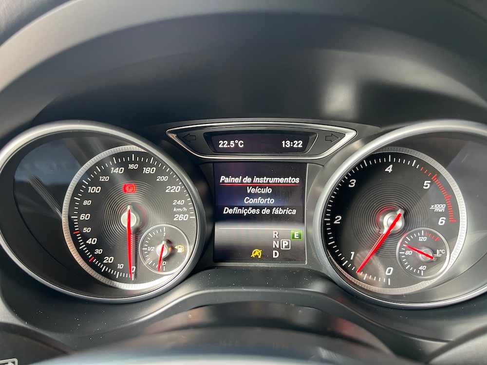 mercedes-benz-cla-220-cdi-shooting-brake-2016-diesel-2143cc