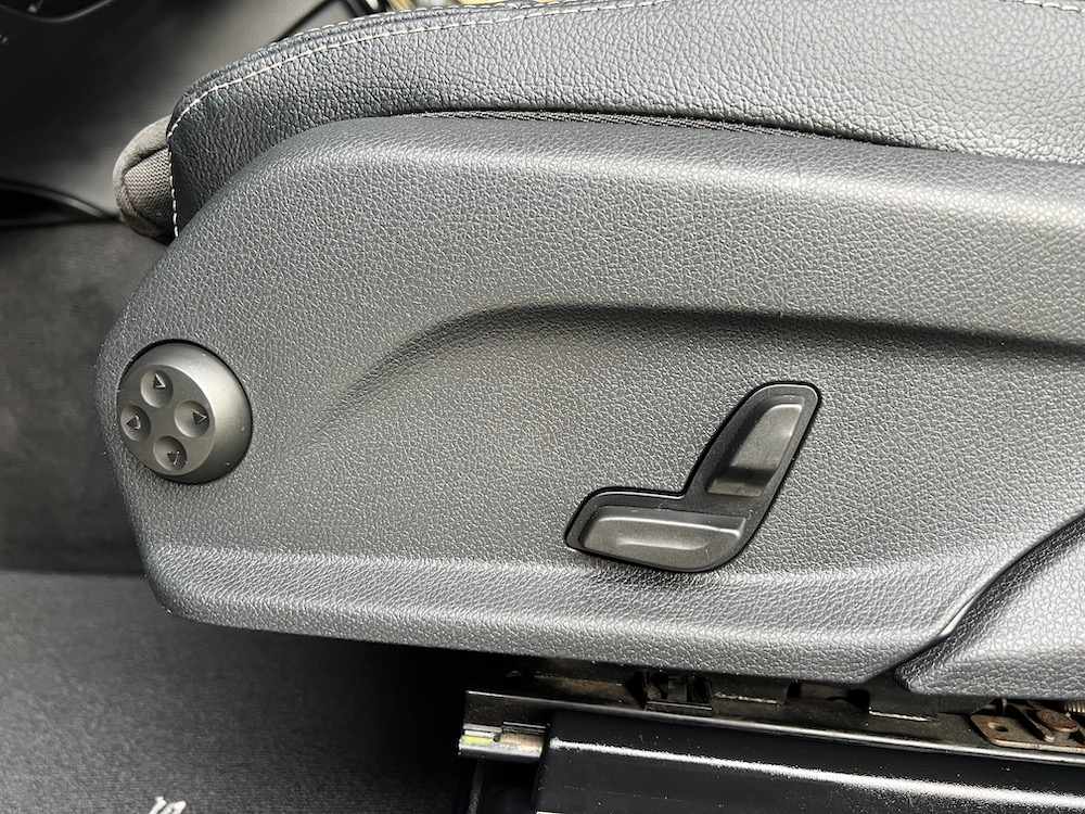 mercedes-benz-glc-220-d-2-1-4matic-2018-diesel-2143cc