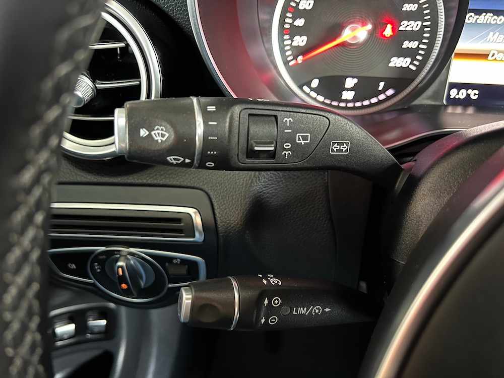 mercedes-benz-glc-220-d-2-1-4matic-2018-diesel-2143cc