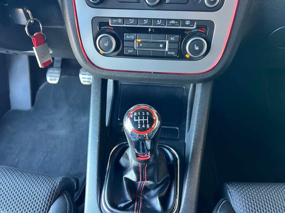 volkswagen-scirocco-2-0-tdi-2012-diesel-1968cc