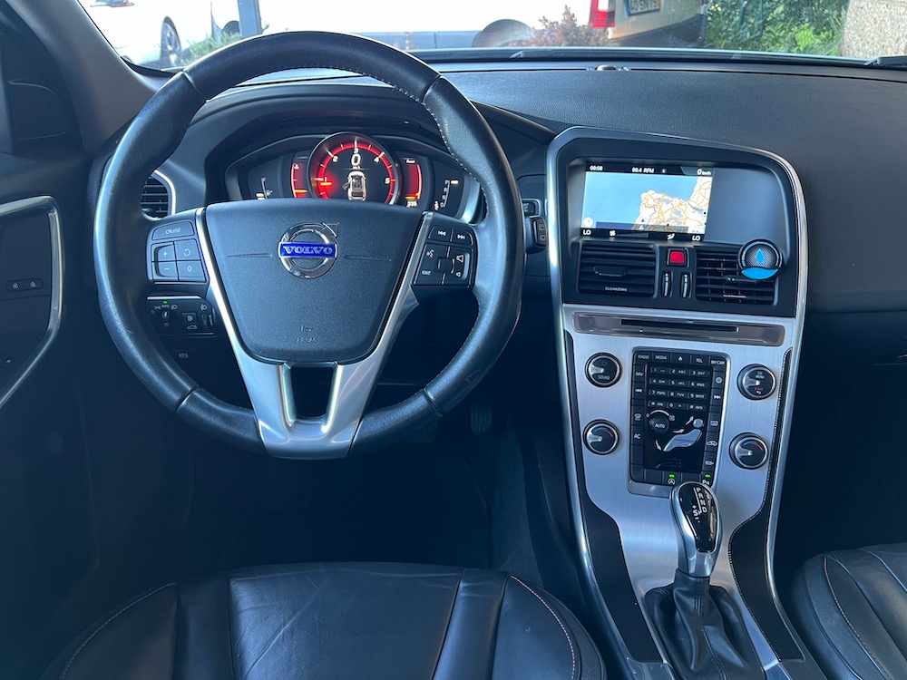 volvo-xc60-2-0-d3-2017-diesel-1969cc