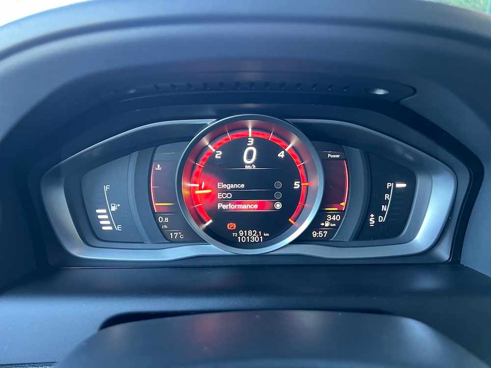 volvo-xc60-2-0-d3-2017-diesel-1969cc