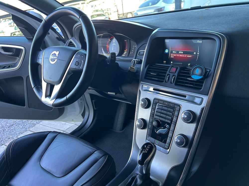 volvo-xc60-2-0-d3-2017-diesel-1969cc