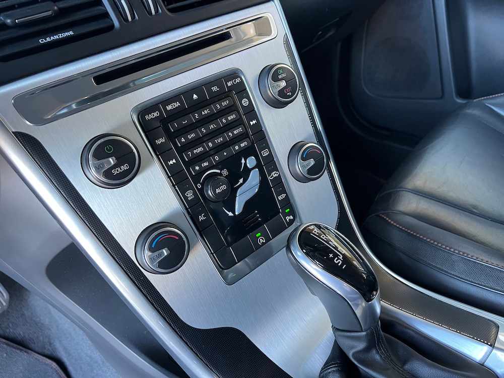 volvo-xc60-2-0-d3-2017-diesel-1969cc