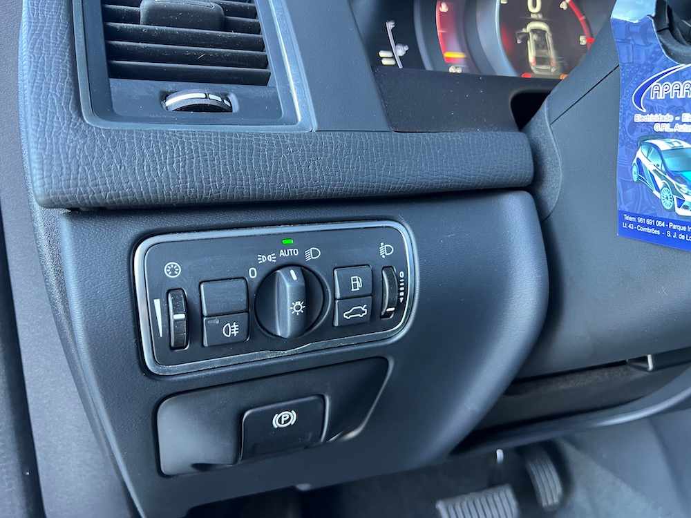volvo-xc60-2-0-d3-2017-diesel-1969cc