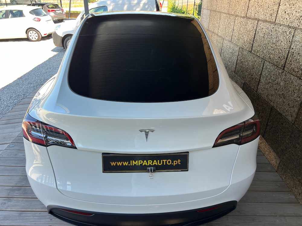 tesla-model-y-standard-range-rwd-2023-eletrico