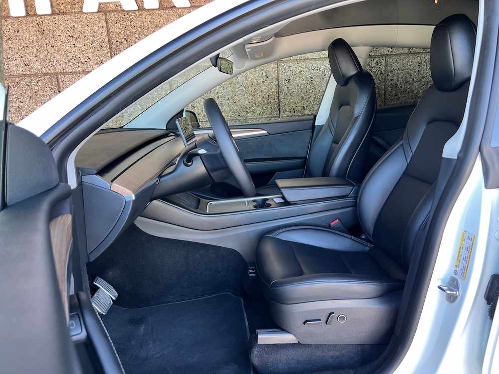 tesla-model-y-standard-range-rwd-2023-eletrico