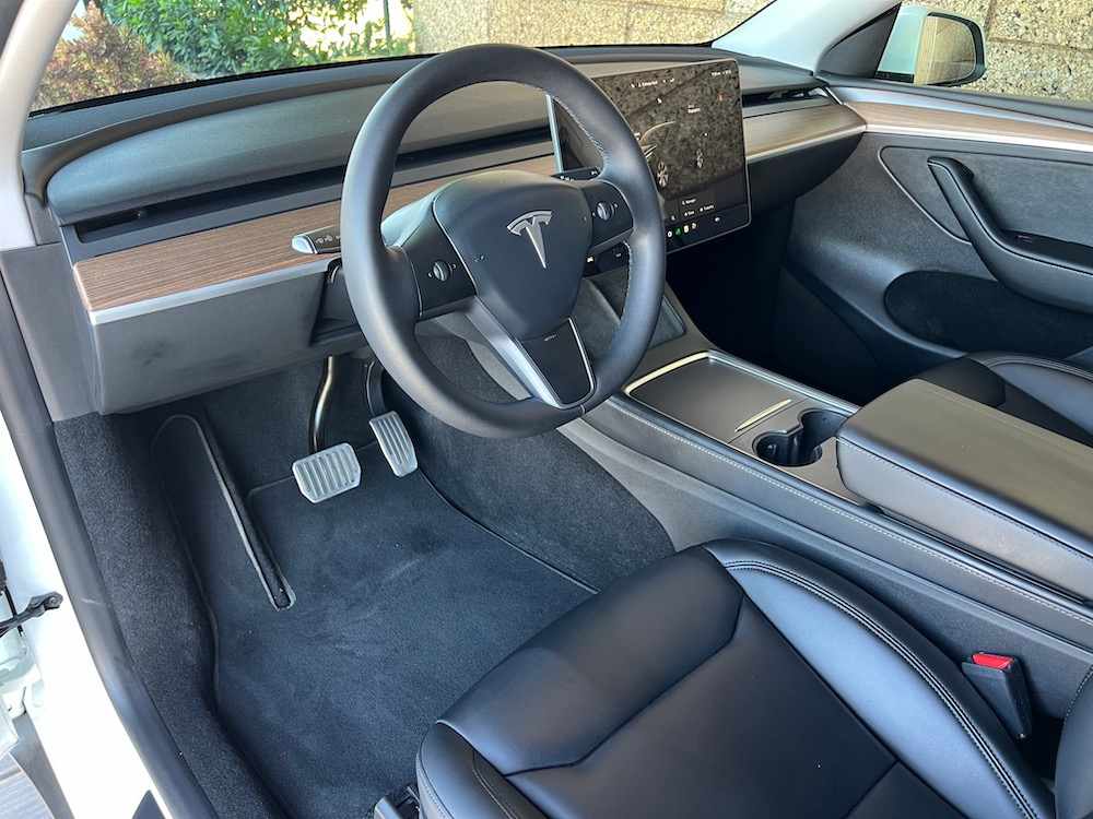 tesla-model-y-standard-range-rwd-2023-eletrico