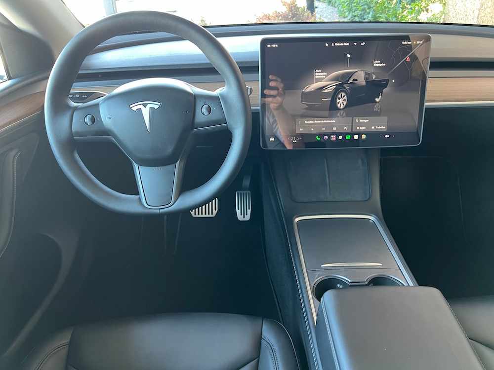 tesla-model-y-standard-range-rwd-2023-eletrico