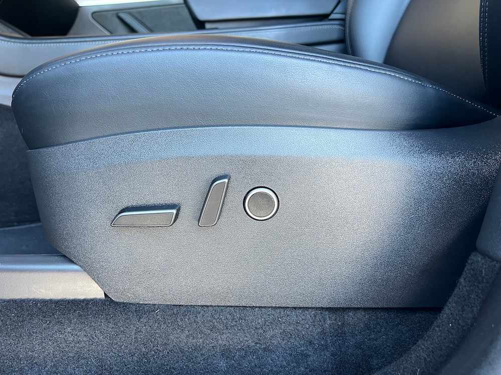 tesla-model-y-standard-range-rwd-2023-eletrico