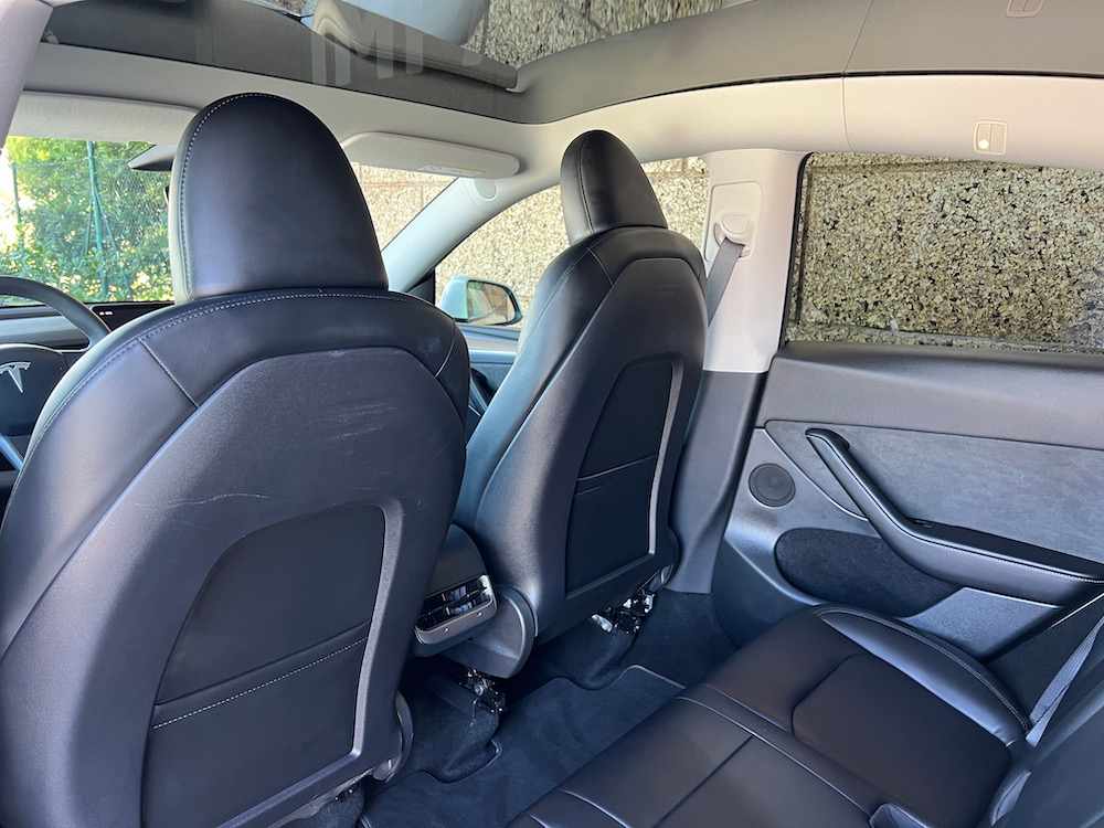 tesla-model-y-standard-range-rwd-2023-eletrico