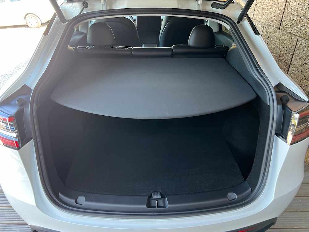 tesla-model-y-standard-range-rwd-2023-eletrico