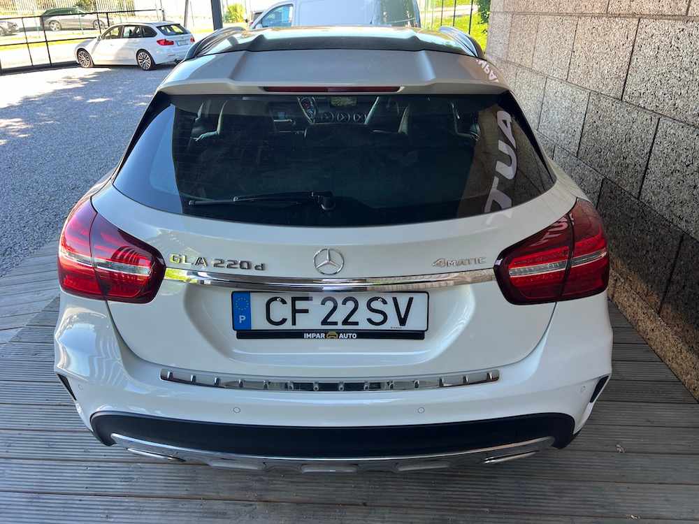 mercedes-benz-gla-220-d-4matic-2017-diesel-2143cc
