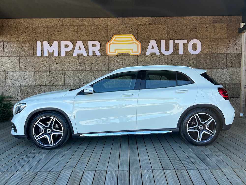 mercedes-benz-gla-220-d-4matic-2017-diesel-2143cc
