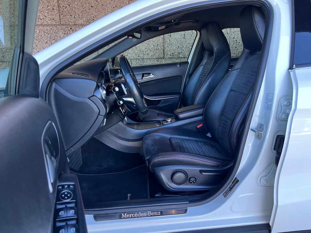 mercedes-benz-gla-220-d-4matic-2017-diesel-2143cc