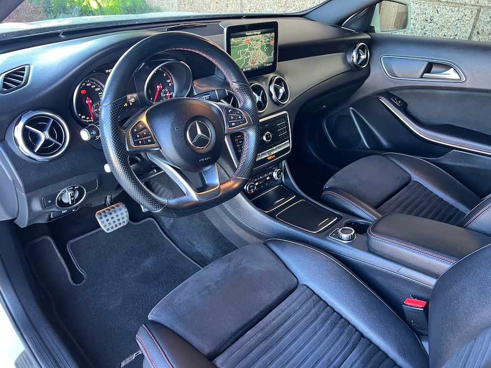 mercedes-benz-gla-220-d-4matic-2017-diesel-2143cc