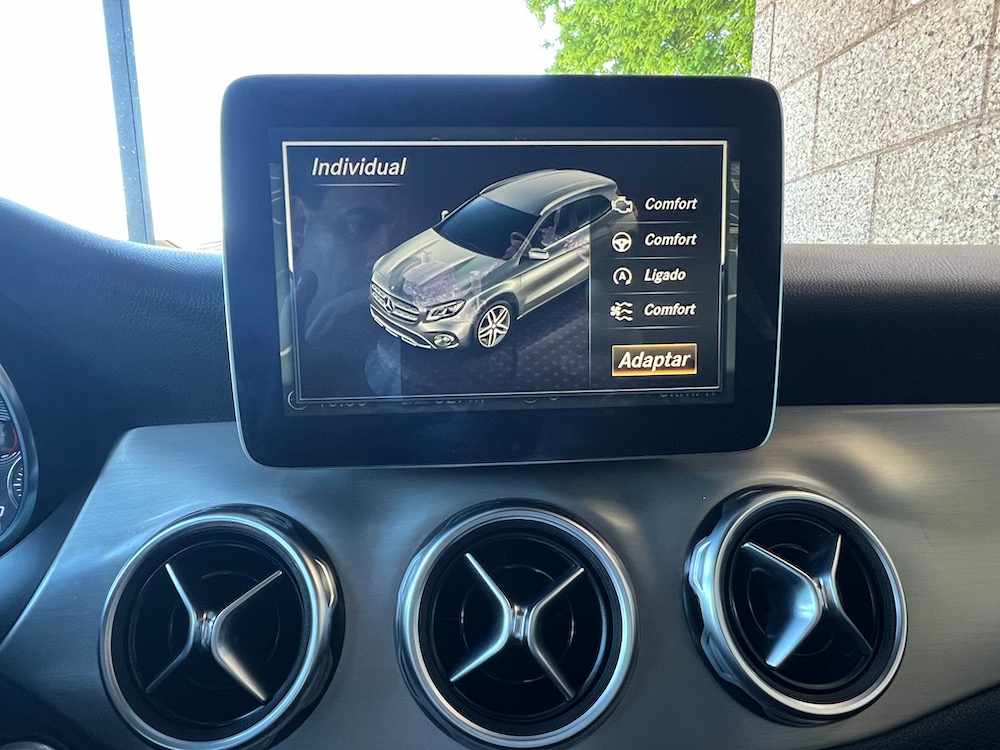 mercedes-benz-gla-220-d-4matic-2017-diesel-2143cc