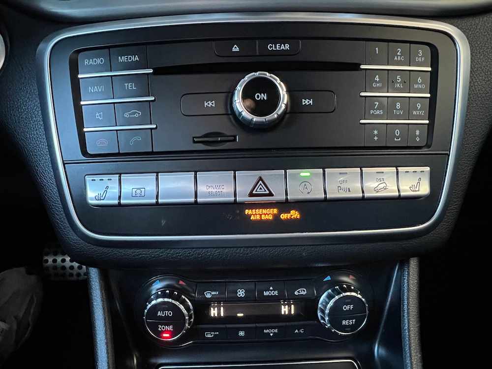 mercedes-benz-gla-220-d-4matic-2017-diesel-2143cc