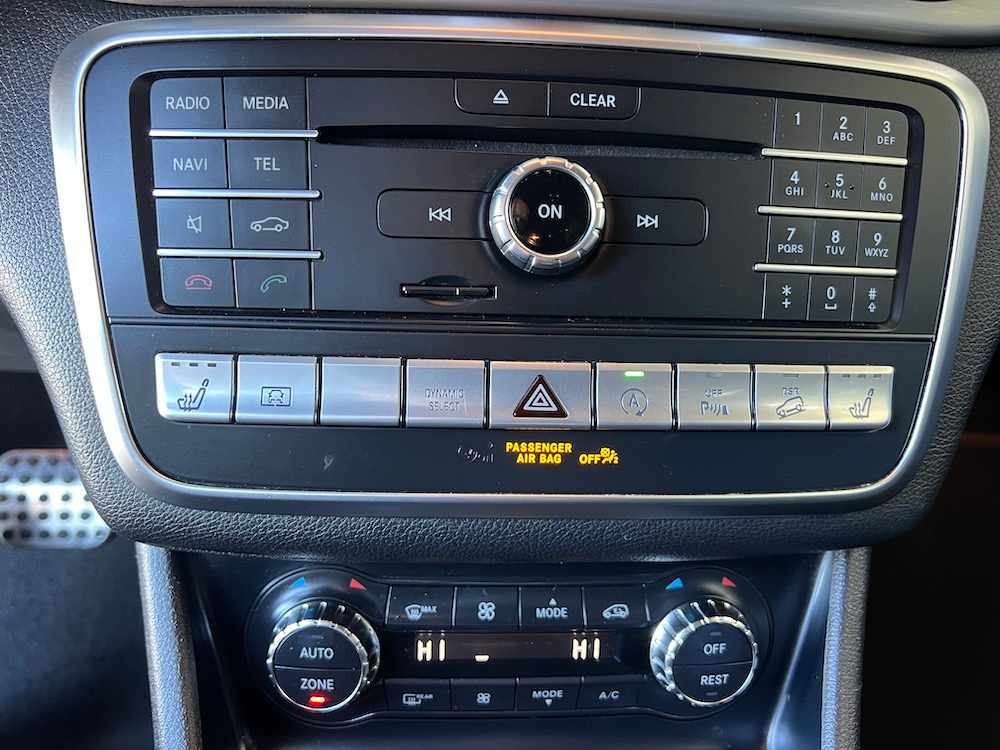mercedes-benz-gla-220-d-4matic-2017-diesel-2143cc