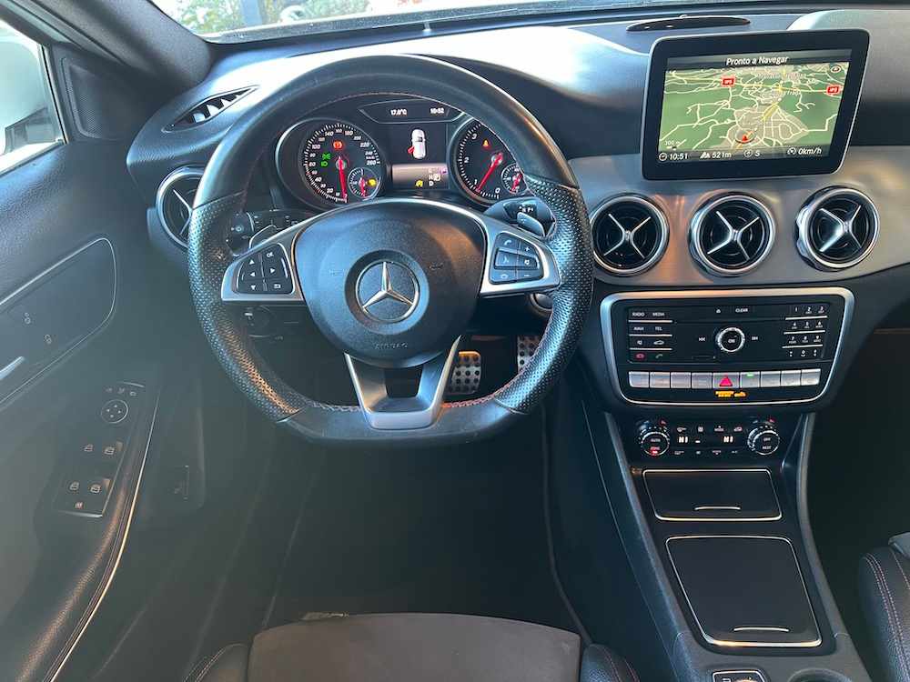mercedes-benz-gla-220-d-4matic-2017-diesel-2143cc
