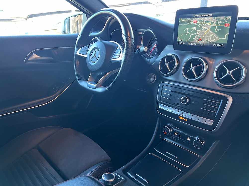 mercedes-benz-gla-220-d-4matic-2017-diesel-2143cc