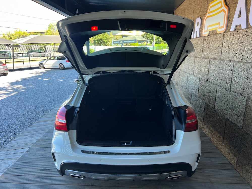 mercedes-benz-gla-220-d-4matic-2017-diesel-2143cc