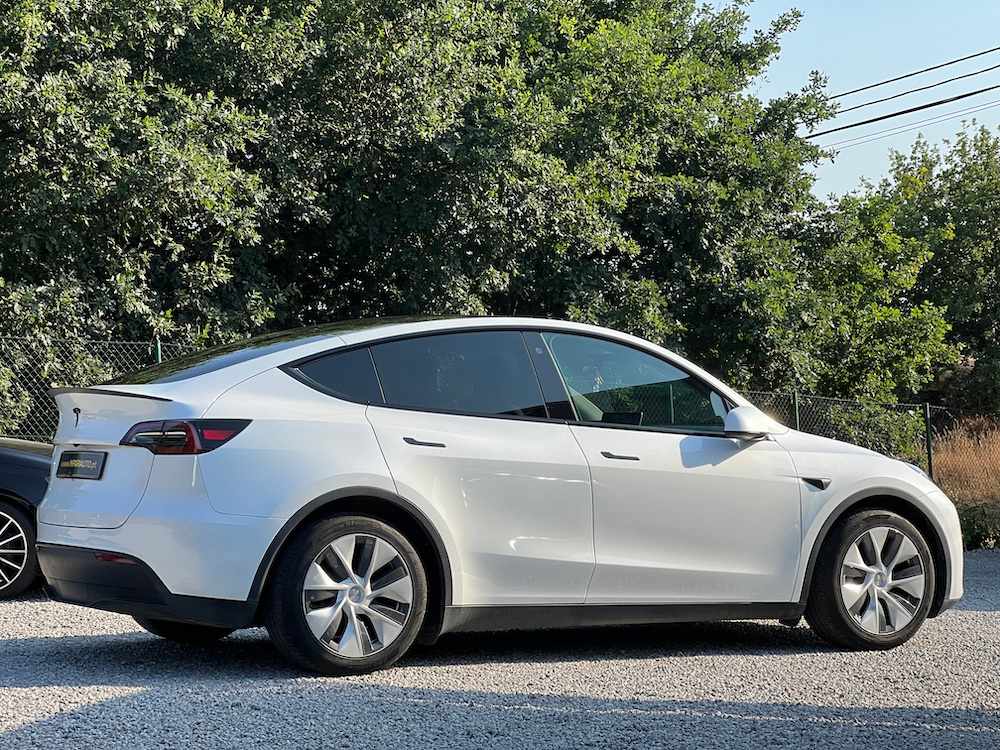 tesla-model-y-standard-range-rwd-2023-eletrico