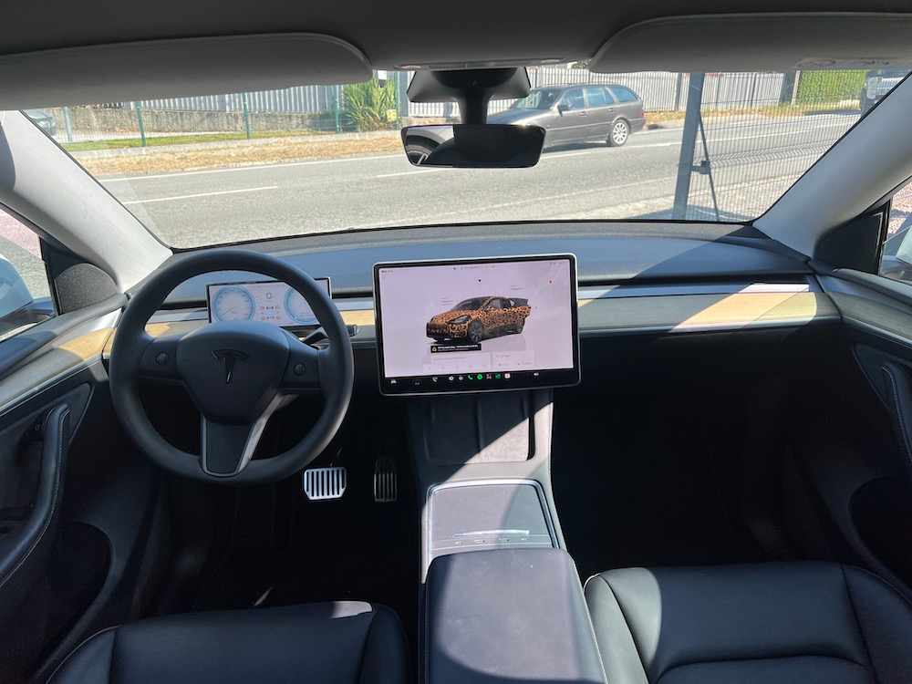 tesla-model-y-standard-range-rwd-2023-eletrico