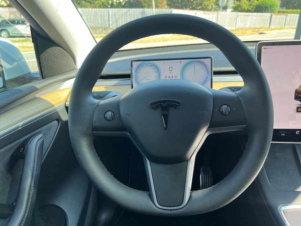 tesla-model-y-standard-range-rwd-2023-eletrico