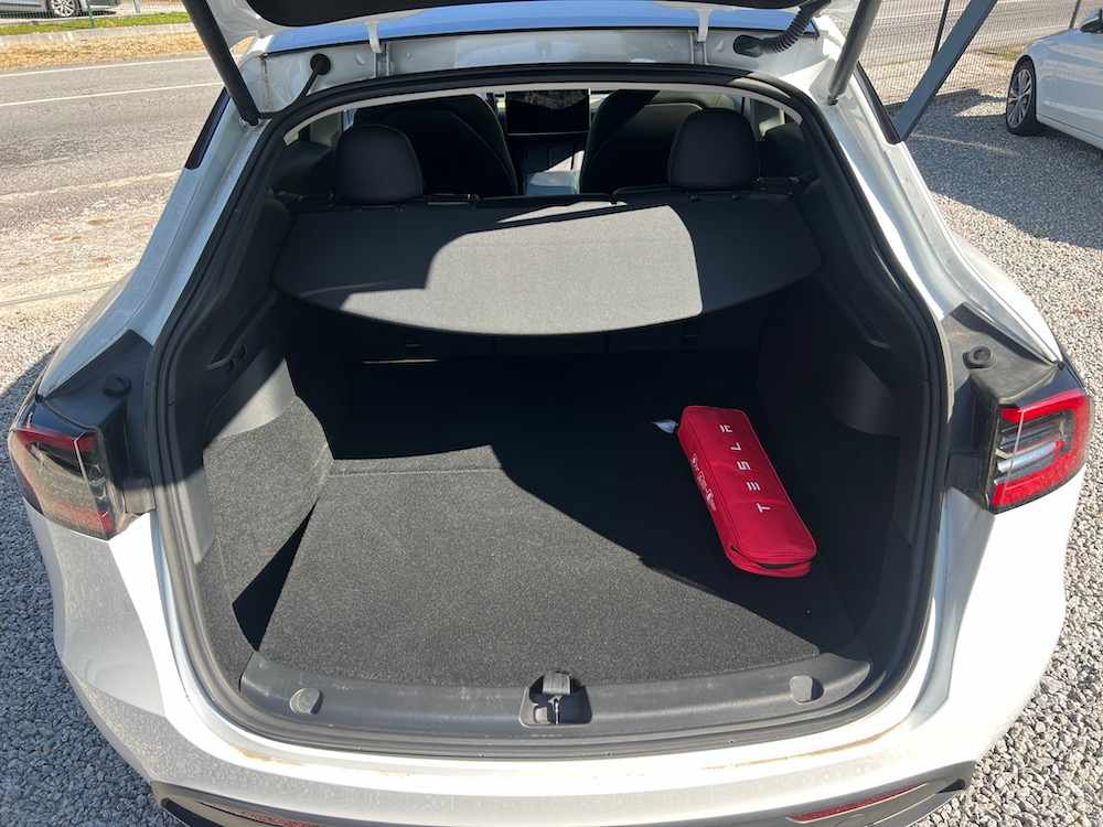 tesla-model-y-standard-range-rwd-2023-eletrico