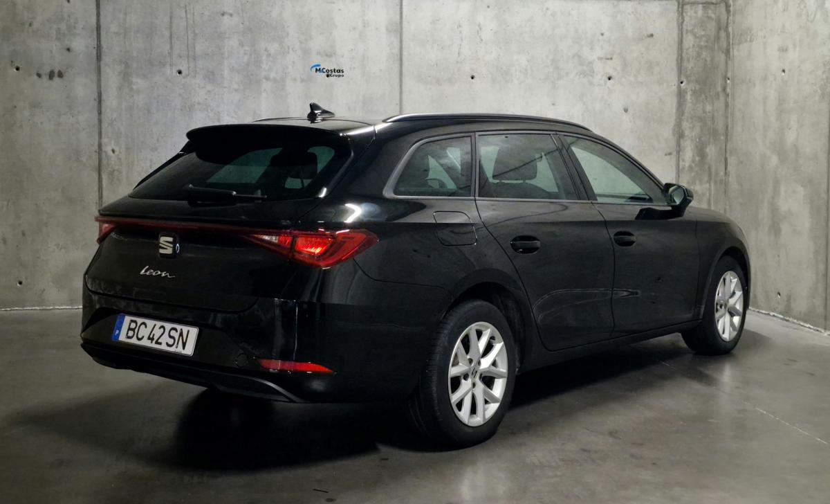 seat-leon-st-2023-gasolina-999cc