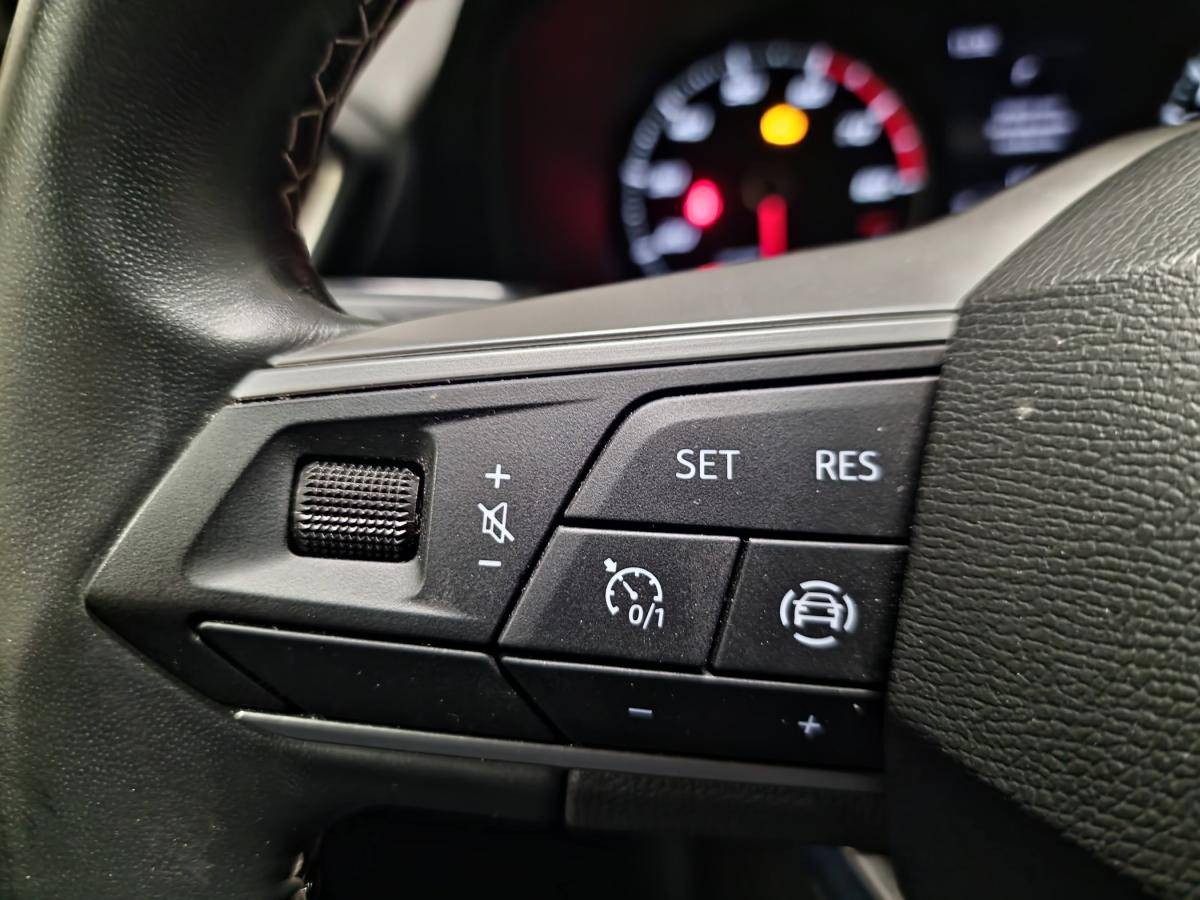 seat-leon-st-2023-gasolina-999cc