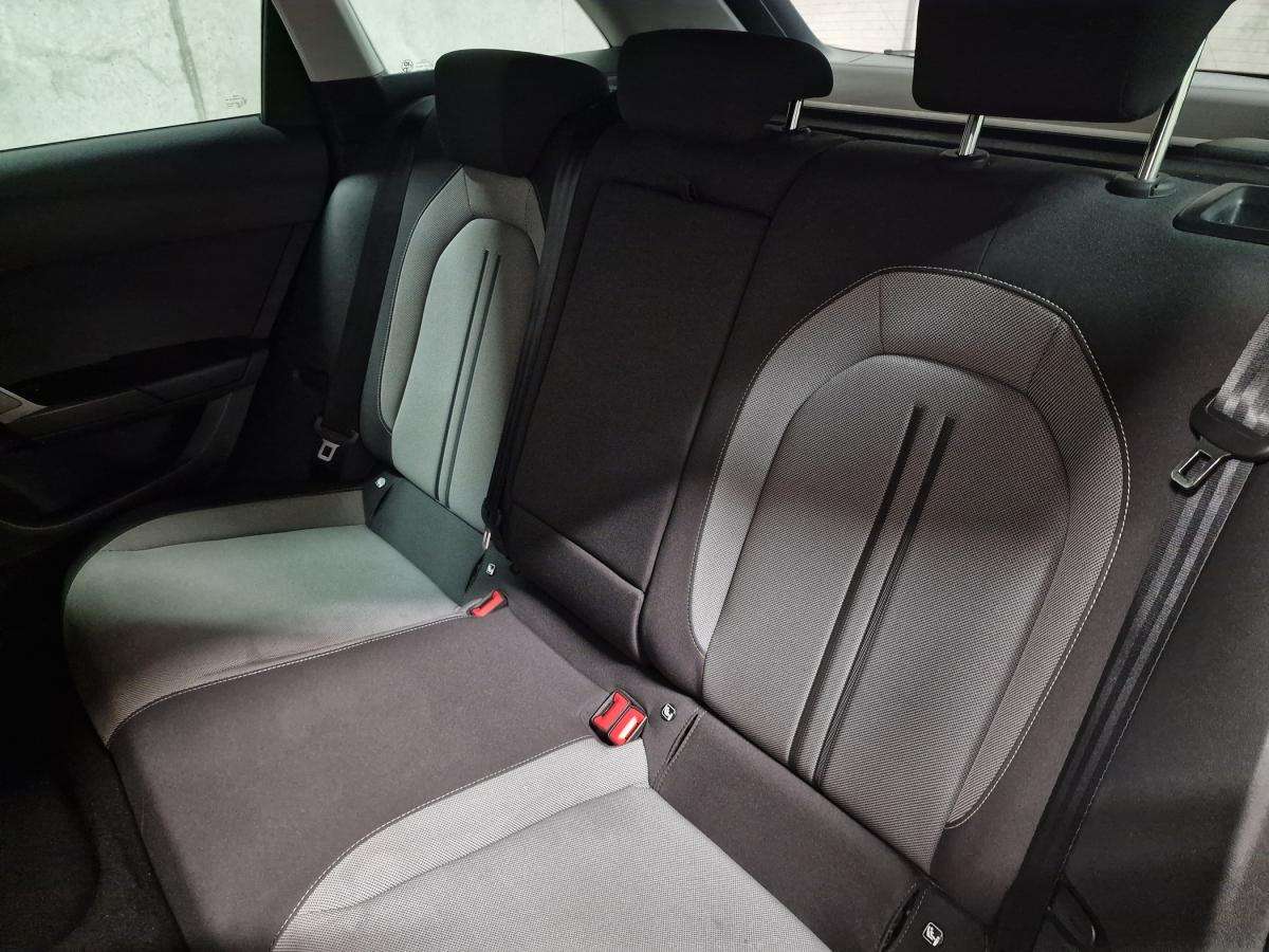 seat-leon-st-2023-gasolina-999cc