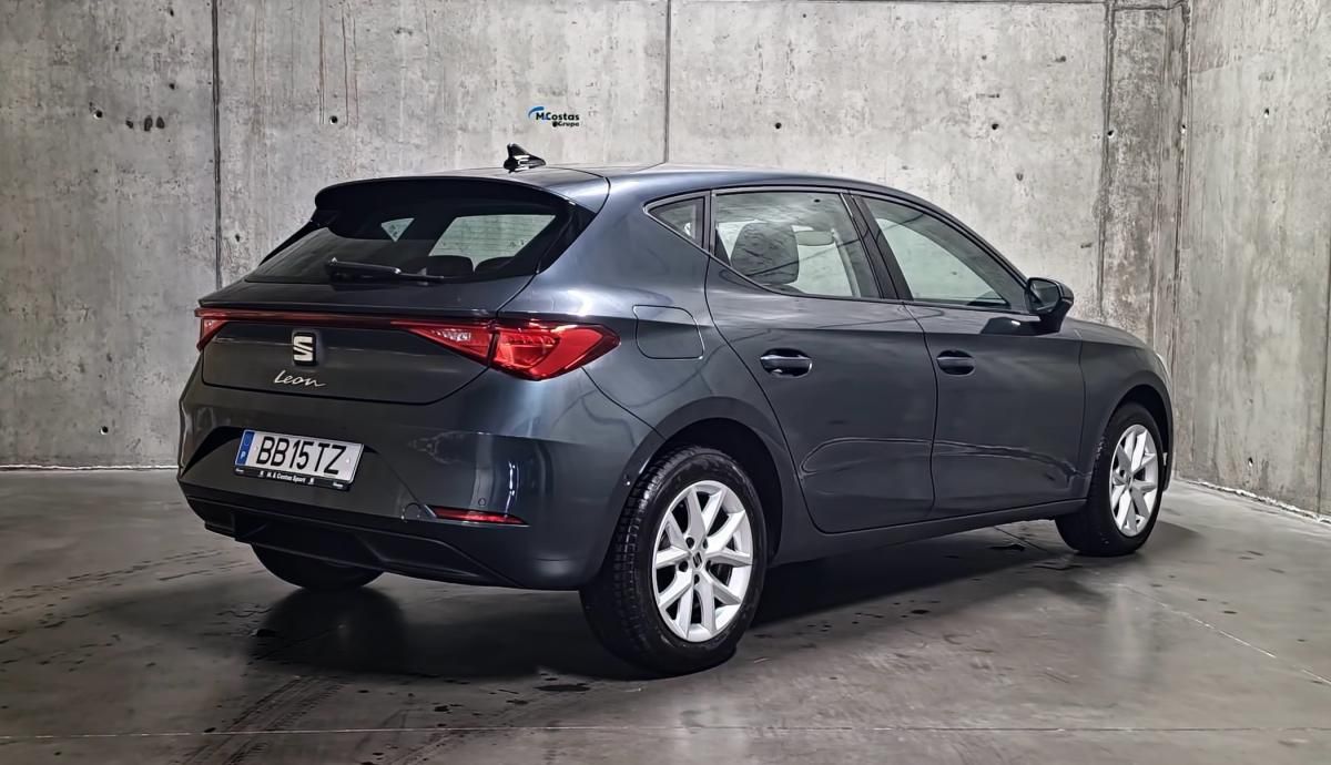 seat-leon-2023-diesel-1968cc